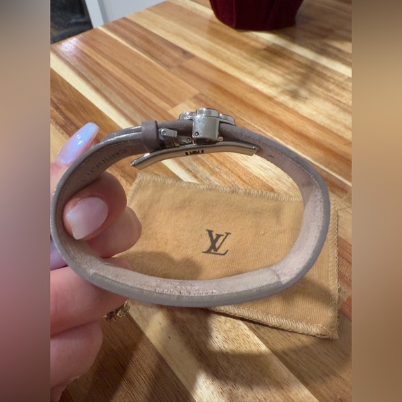 Louis Vuitton Bracelet - Picture 8 of 9